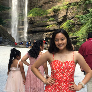 Meet your Posher, Casandra